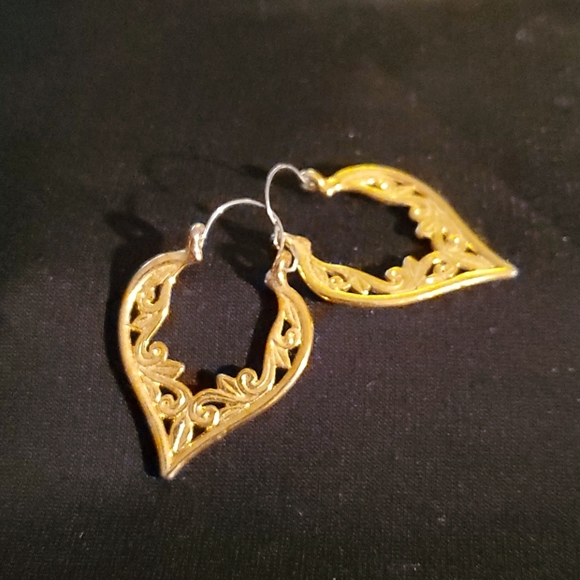Earrings - Picture 1 of 4